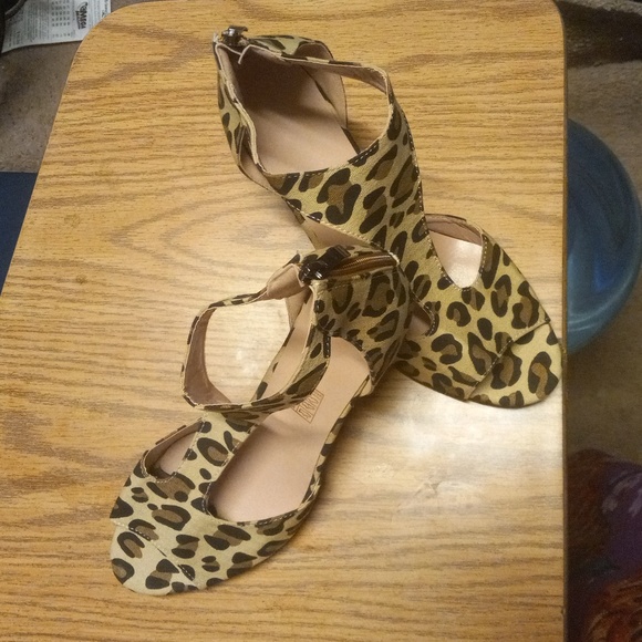 <Cheetah Print KITTEN Heals> - Picture 5 of 7